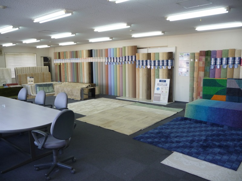 式内ショールーム社内